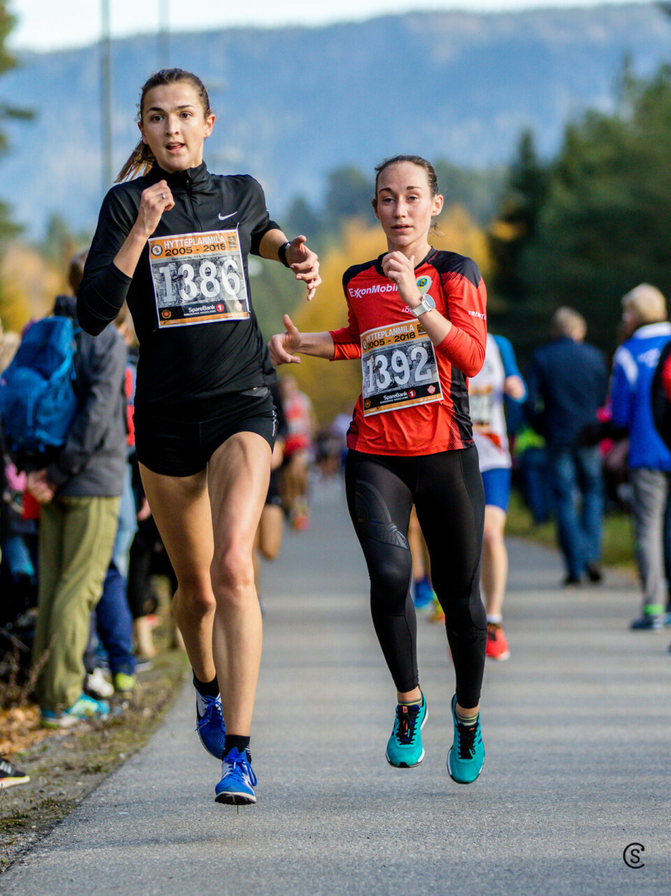 Henrik Ingebrigtsen og Meraf Bahta vant Hytteplanmila under ideelle forhold 20181020-S7D_6252_Vienna_S_Dahle_Sigrid_Jervell_Vaag.jpg