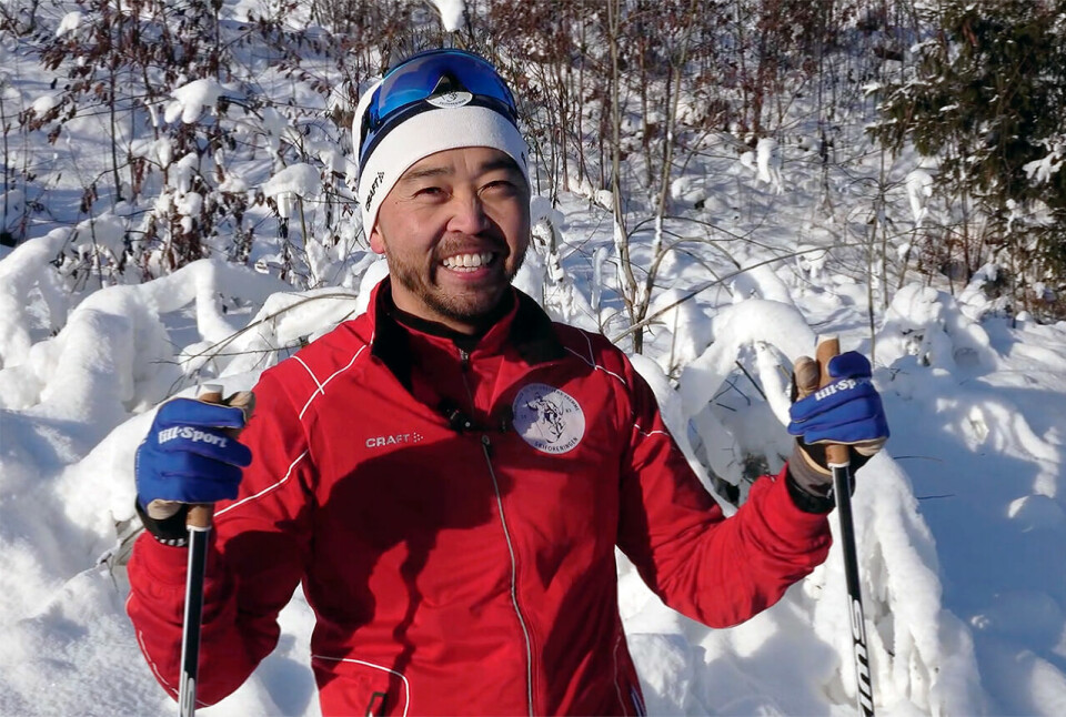 Martin Øiestad fra Skiforeningen forteller og demonstrerer skiteknikk i teknikkene diagonalgang, dobbeltak og staking. (Foto: Tom-Arild Hansen) Martin Øiestad fra Skiforeningen forteller og demonstrerer skiteknikk i teknikkene diagonalgang, dobbeltak og staking. (Foto: Tom-Arild Hansen)