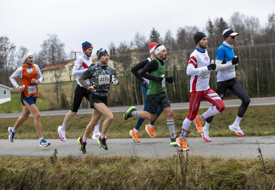 Magnus Erstad nest bakerst ligger godt pakket inn av tetfeltet på maraton + egne harer. (Foto: Bjørn Hytjanstorp) Magnus Erstad nest bakerst ligger godt pakket inn av tetfeltet på maraton + egne harer. (Foto: Bjørn Hytjanstorp)