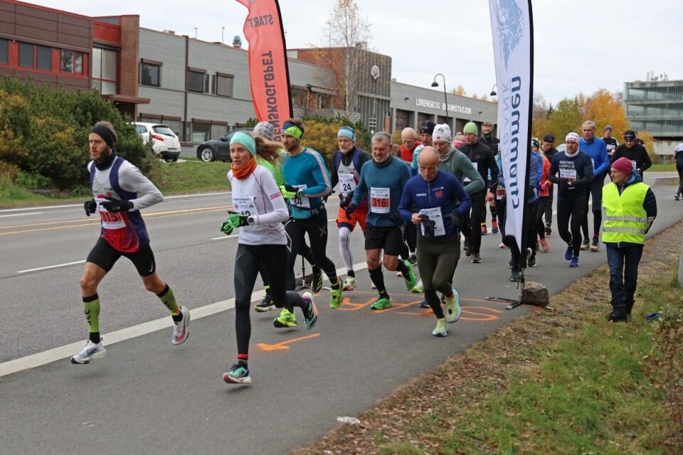 Tone Fløttum og Frode Stenberg best på halvmaraton i Lørenskogløpet Halvmaraton - Start.JPG