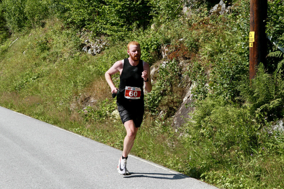 Joakim Bjørklund og Oda Synnøve Riste vant maraton i Hornindal Maraton_stnr_60
