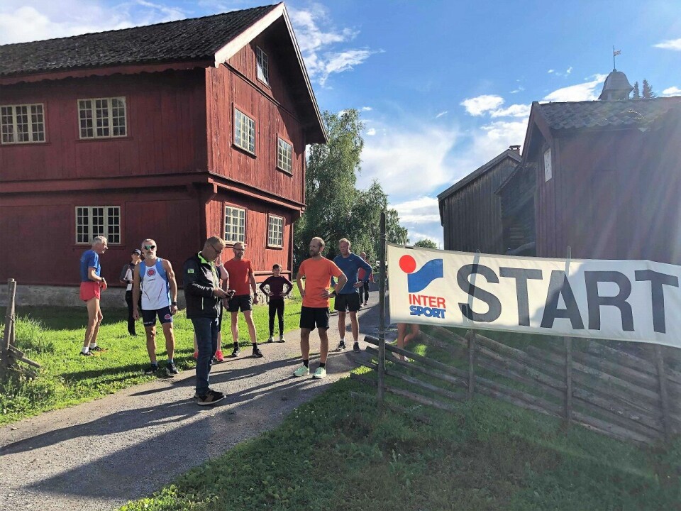Endelig sosial gå-jogg igjen! Nå mangler bare boller og saft i mål, så er alt tilbake til normalen. (Foto: Marit Aamdal) Endelig sosial gå-jogg igjen! Nå mangler bare boller og saft i mål, så er alt tilbake til normalen. (Foto: Marit Aamdal)