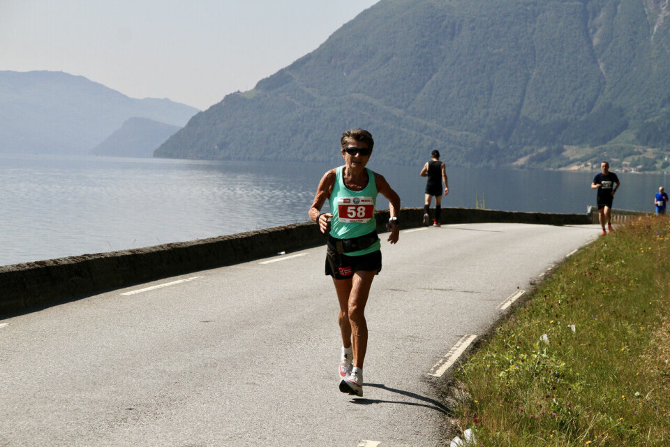 Joakim Bjørklund og Oda Synnøve Riste vant maraton i Hornindal Maraton_Vera_Nystad