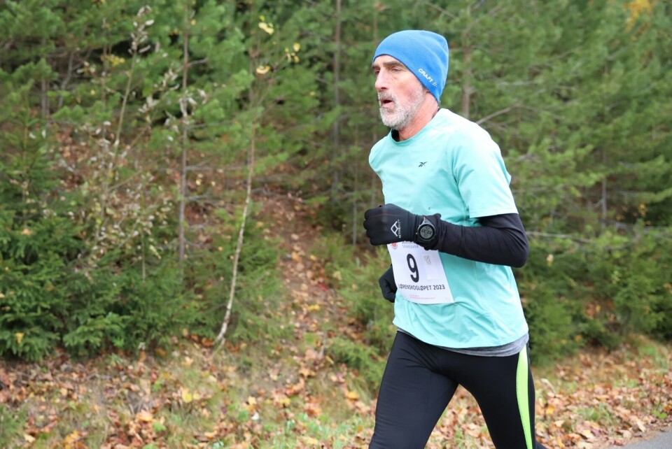 Tone Fløttum og Frode Stenberg best på halvmaraton i Lørenskogløpet 5,3 km - herrer - 3 plass - BIB 9.JPG