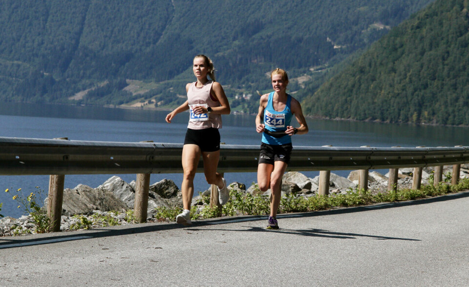 Joakim Bjørklund og Oda Synnøve Riste vant maraton i Hornindal 10km_kvinner