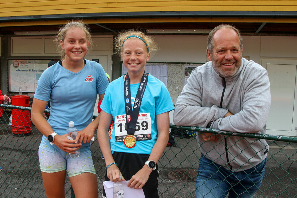 Lisa og Andrine Østervold vant hver sin distanse. Her sammen med pappa etter løpet. (Alle foto: Arne Dag Myking) Lisa og Andrine Østervold vant hver sin distanse. Her sammen med pappa etter løpet. (Alle foto: Arne Dag Myking)