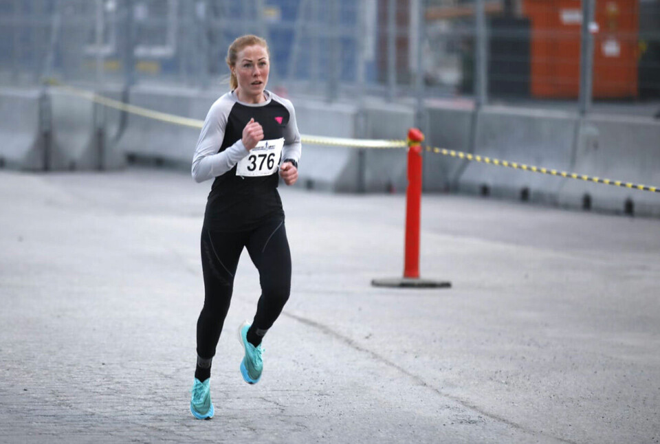 Eli Anne Dvergsdal løp imponerende godt og var ikke langt unna 33-tallet på mila da hun vant Industriløpet på Stord. Men klokka stoppet på 34:03. (Alle foto: arrangøren) Eli Anne Dvergsdal løp imponerende godt og var ikke langt unna 33-tallet på mila da hun vant Industriløpet på Stord. Men klokka stoppet på 34:03. (Alle foto: arrangøren)