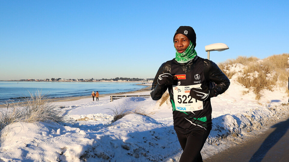 Emmanuel Ntagunga Kiruhura tok en klar seier på halvmaraton på Solastranden. (Alle foto: Arne Dag Myking) Emmanuel Ntagunga Kiruhura