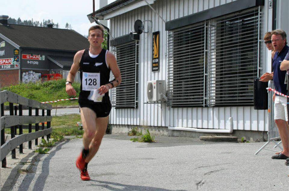 Sølv til Heidi Mårtensson på sprinten i junior-VM i orientering TimRobertson.jpg