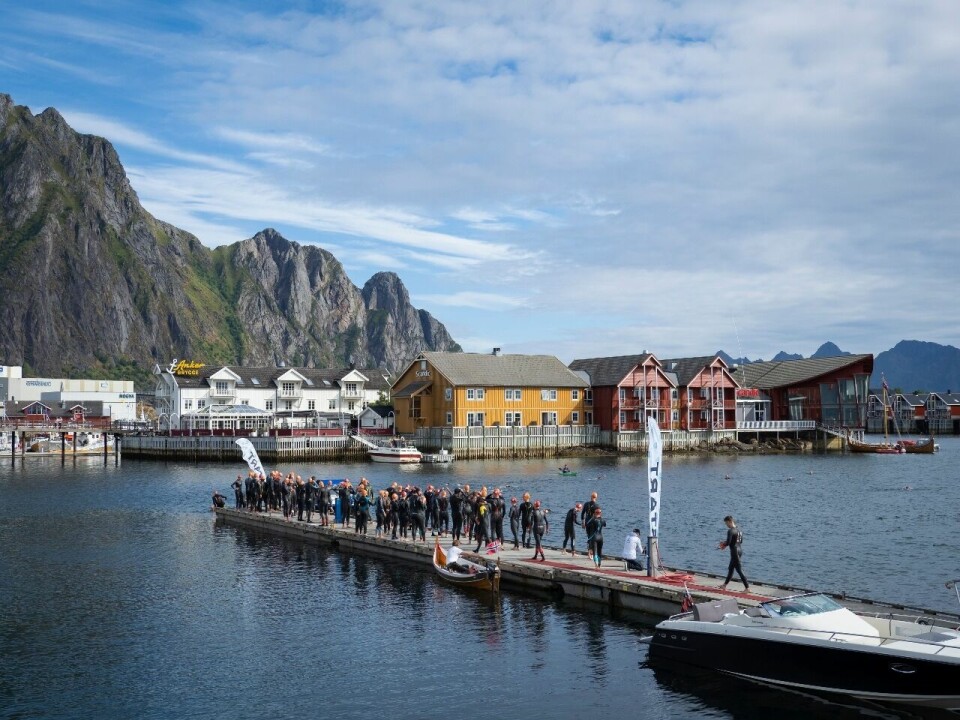 115 deltagere på NM triatlon olympisk distanse i Lofoten Olympisk_start_brygga (1280x960).jpg