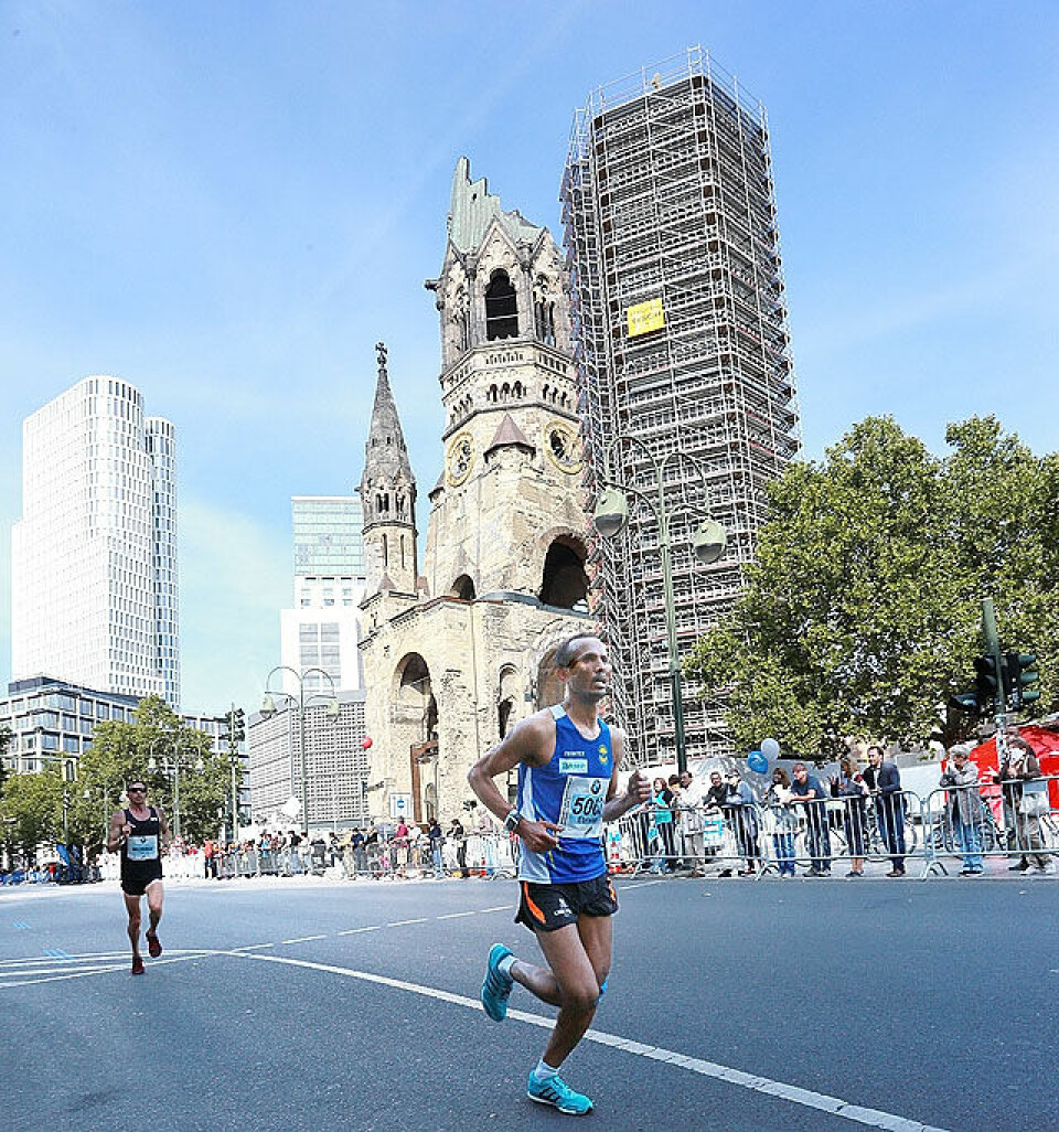 Nesten verdensrekord og mye god norsk løping i Berlin Marathon Ebrahim_Abdulaziz_Gedachtniskirche_AZ3T3447.jpg