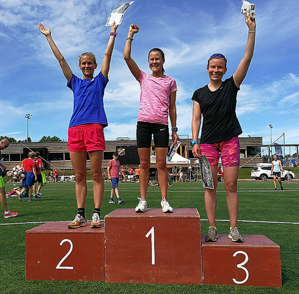 Sletten og Baartvedt vant HOT Nordmarka Skogsmaraton Seierspallen_maraton_kvinner_IMG_20170617_144007.jpg