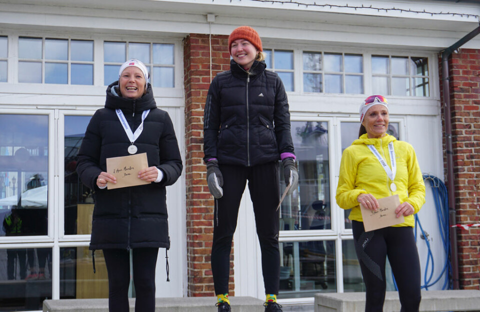 Endelig blei det folkefest i Ålesund Maraton 14Maraton_pall_damer.jpg
