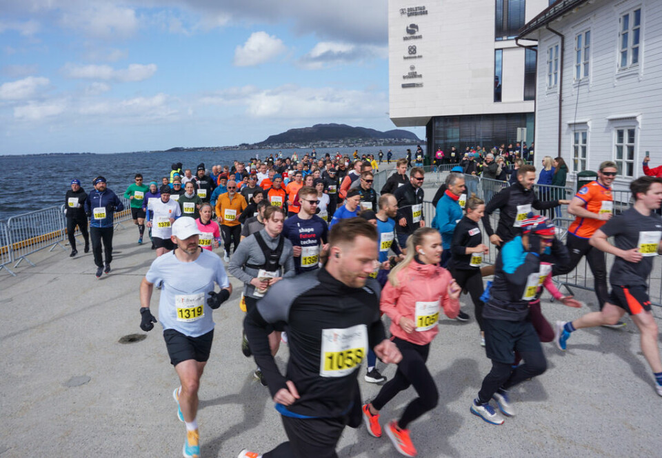 Endelig blei det folkefest i Ålesund Maraton 19_stemning.jpg