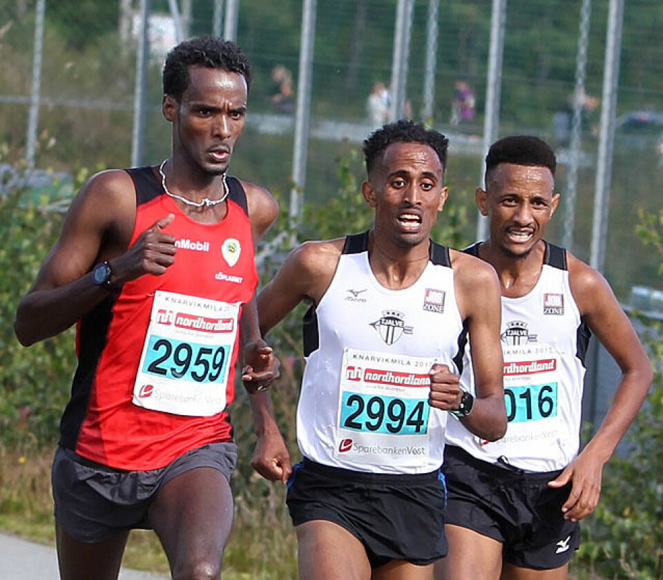 Knarvikmila et sikkert høsttegn - for 36. gang denne helga Spurten_starter_400m_igjen_A20G2115.jpg