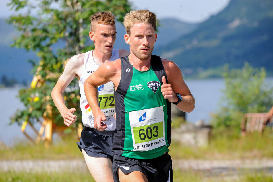 Marius Vedvik (t.v.) og Eivind Øygard i godt driv på 10-kilometeren i 2021. (Foto: Arne Dag Myking) Marius Vedvik (t.v.) og Eivind Øygard i godt driv på 10-kilometeren i 2021. (Foto: Arne Dag Myking)