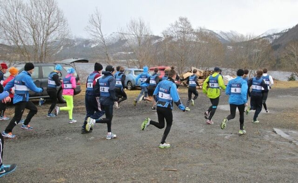 Ingrid Festø med ny løyperekord i Rotevatnet Rundt 3_Starten.jpg