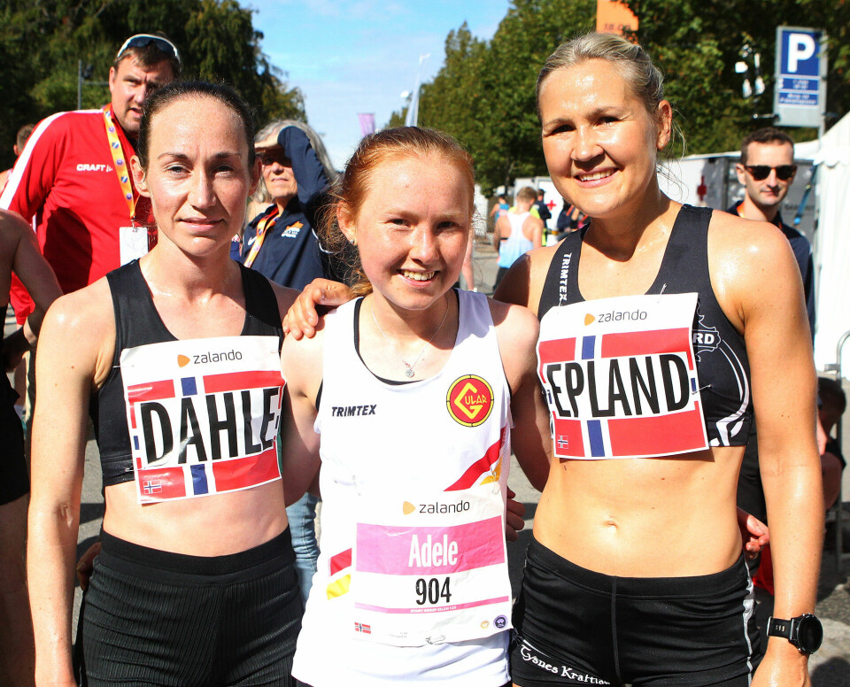 Et ras av rekorder i Copenhagen Half, men norgesrekorden overlevde Vienna_S_Dahle_Adele_N_Henriksen_Pernilla_Epland_i_maalomraadet_A20G2742.jpg