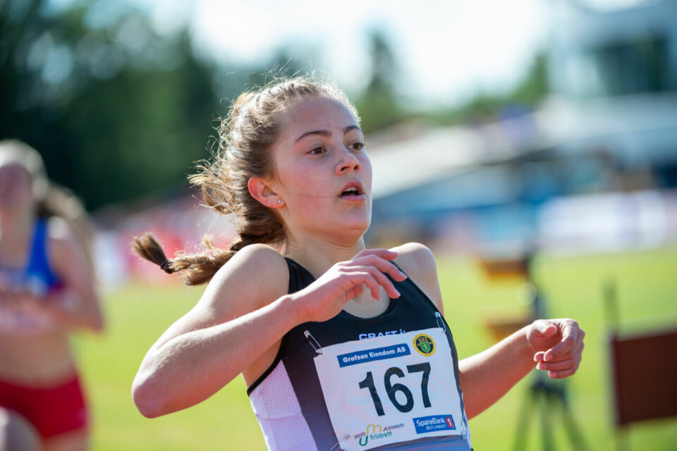 UM 2020: Malin Hoelsveen (J15) og Andreas Fjeld Halvorsen (G15) vant 2000 meter J15_2000m_Hedda Børø Opsøen (167)_Mål_DSC0239.jpg