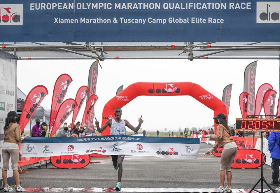 23 menn under 2.10 og 17 kvinner under 2.30 i elitemaratonløp i Toscana Tuscany-Kiptanui-foto-Tuscany-Training-camp.jpg
