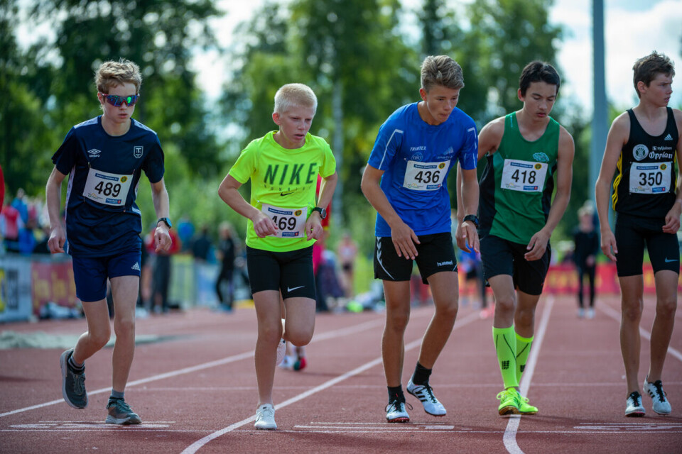 UM 2020: Malin Hoelsveen (J15) og Andreas Fjeld Halvorsen (G15) vant 2000 meter G15_2000m_Heat1_Start_DSC0244.jpg