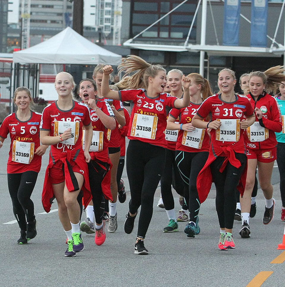 Løperfesten Oslo Maraton startet med 3 km fredag kveld Haslum_Haandball2_A20G4748.jpg