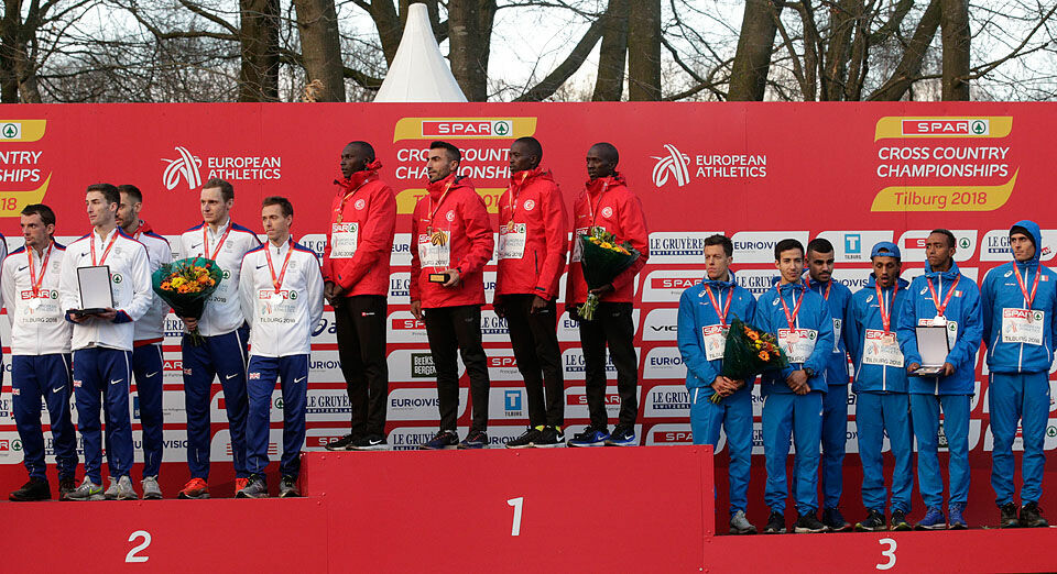 EM terrengløp - norsk laggull i kamp med Europas store nasjoner senior_herrer_pallen_lag_25P4335_960.jpg