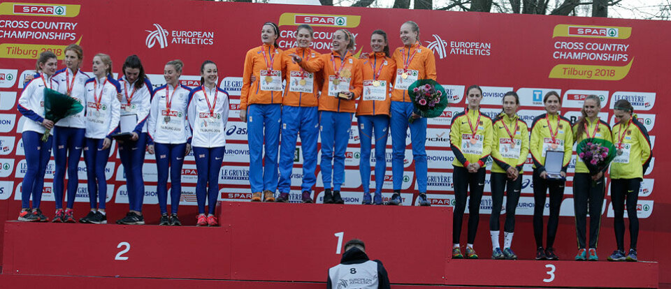EM terrengløp - norsk laggull i kamp med Europas store nasjoner damer_senior_pallen_lag_25P4277_960.jpg