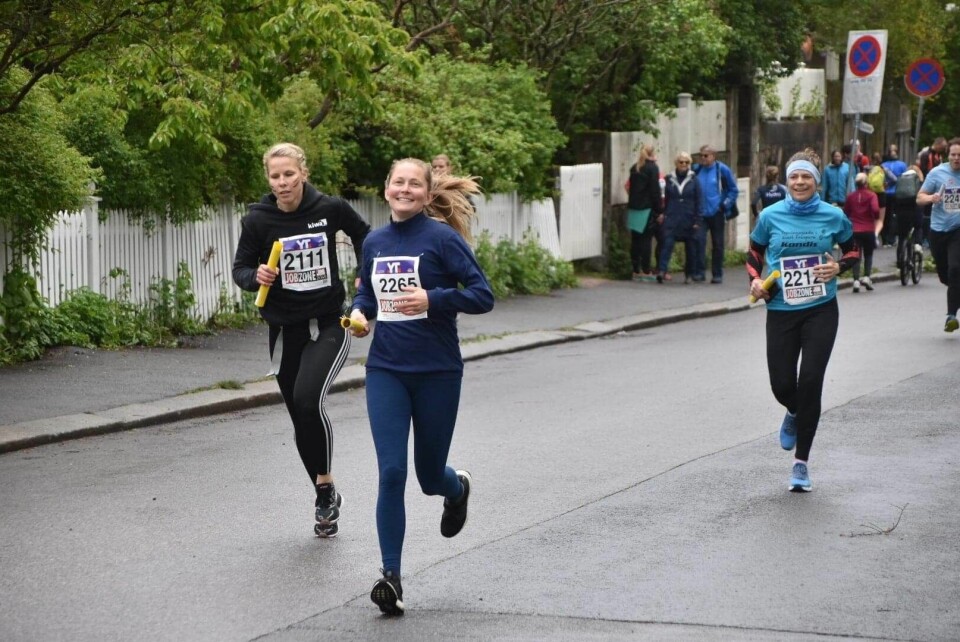 Sosialt og moro på Kondis sitt lag i Holmenkollstafetten IMG_5626.JPG
