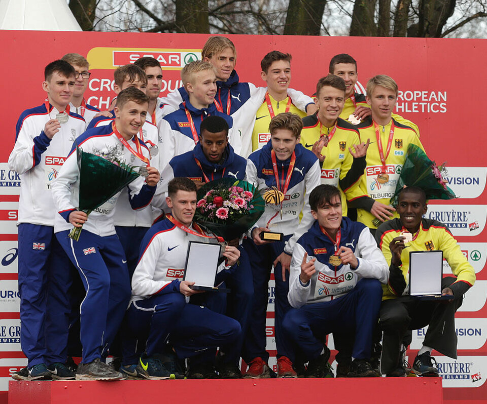 EM terrengløp - norsk laggull i kamp med Europas store nasjoner u20_samlebilde_pallen_lag_25P3420.jpg