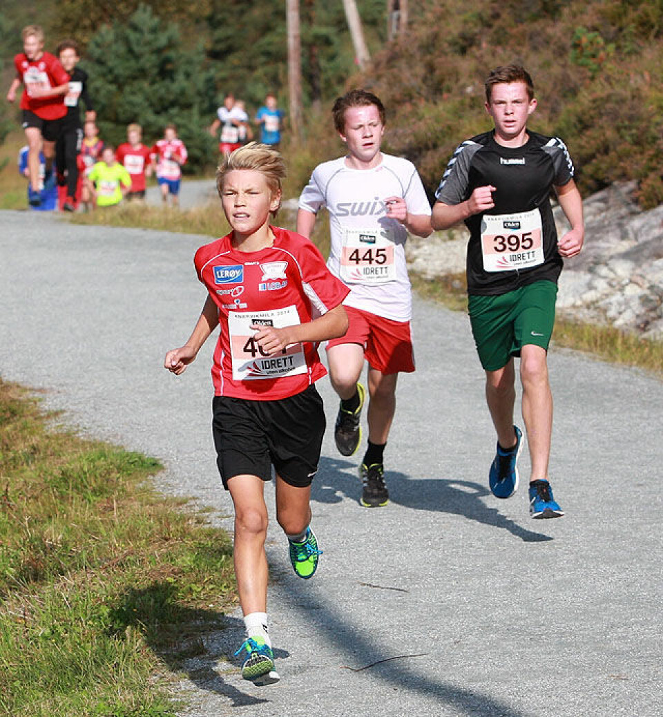 1464 løp fredag Ungdomsløpet i KnarvikMila og åpnet løpsfesten 8kl_gutter_Haakon_Bru_Reigstad_Herman_Neu_Beckstroem-395__Jonatan_Gjerstad_SkjerpingA20G8132.jpg