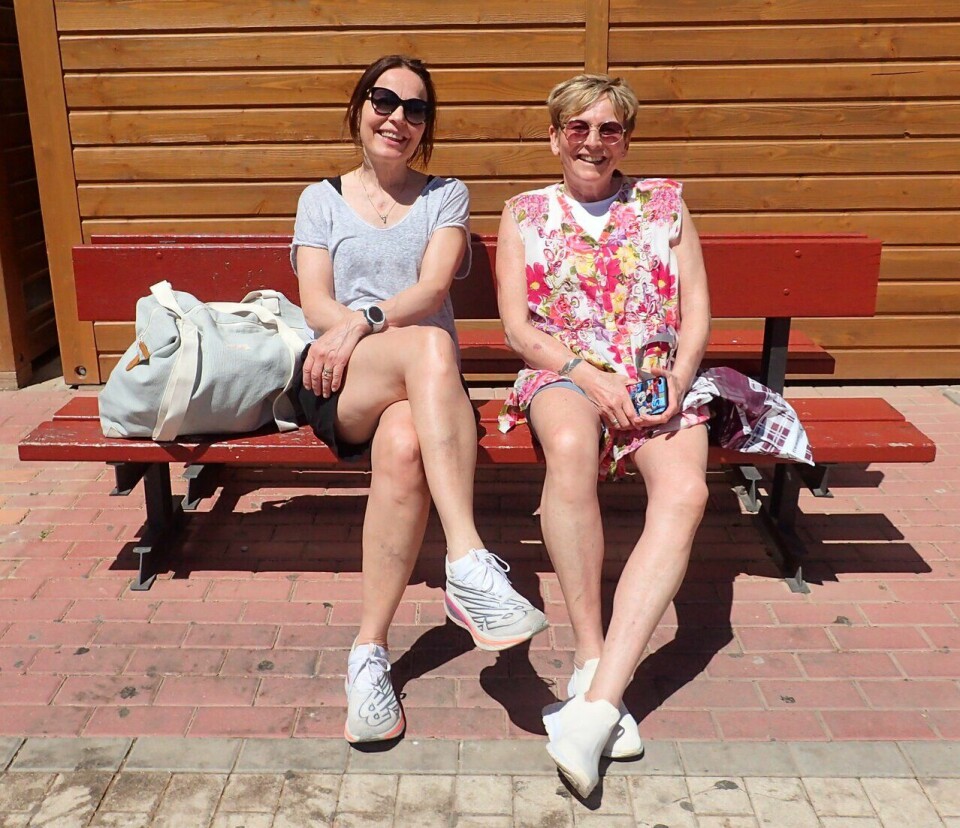 Synshemningen retinitis pigmentosa er ikke til hinder for fysisk aktivitet og trening Mai Lund Andersen (t.v) og Monica Johansen på treningsleir til Spania med SK Vidar og Team RP