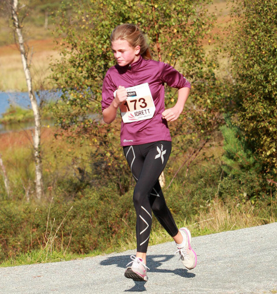 1464 løp fredag Ungdomsløpet i KnarvikMila og åpnet løpsfesten Laura_Malene_Sunde_Moevik_8kl_nr2_A20G8004.jpg