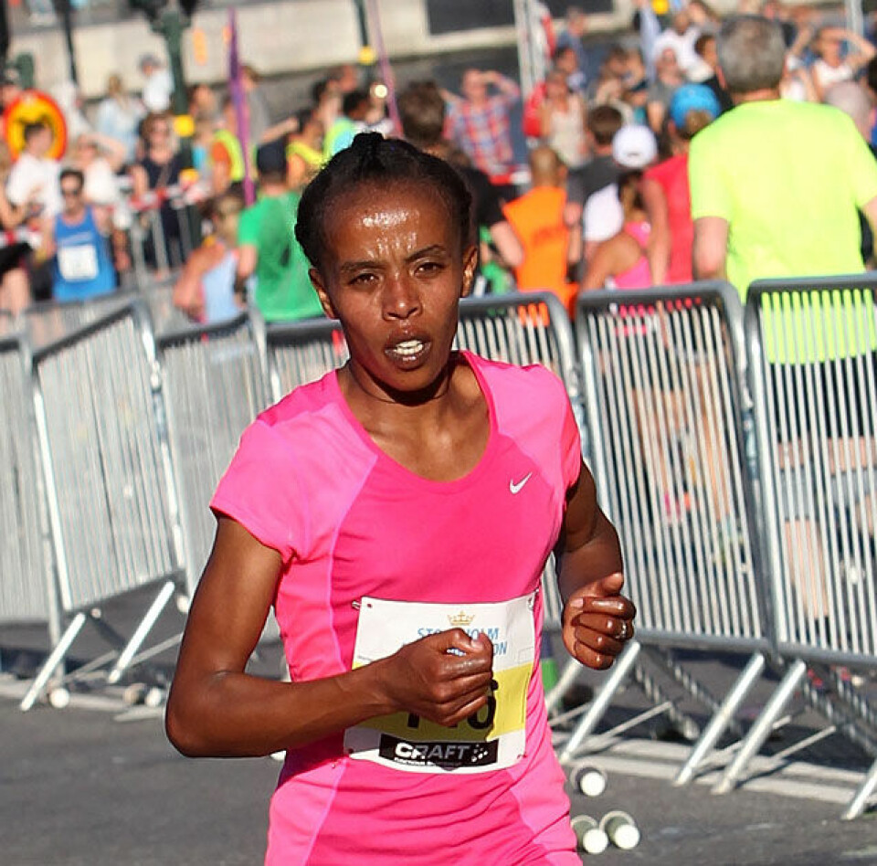 Pernilla Epland ble nr. 8 i Stockholm Halvmarathon Roman_Megistu_mot_maal_bakgrunn_8km_igjen_A20G4057.jpg