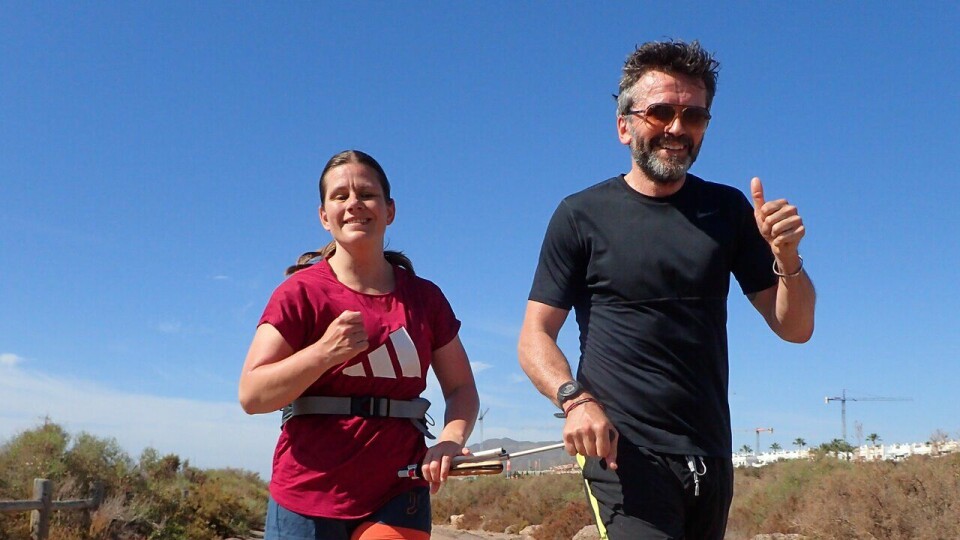 Synshemningen retinitis pigmentosa er ikke til hinder for fysisk aktivitet og trening Anita Holmesland ledsages av Stefan Nystedt på treningsleir til Spania med SK Vidar og Team RP