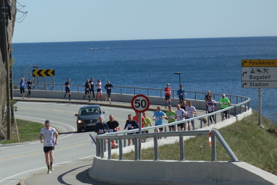 Gode stemninger i Fevik halvmaraton DSC03670Forside