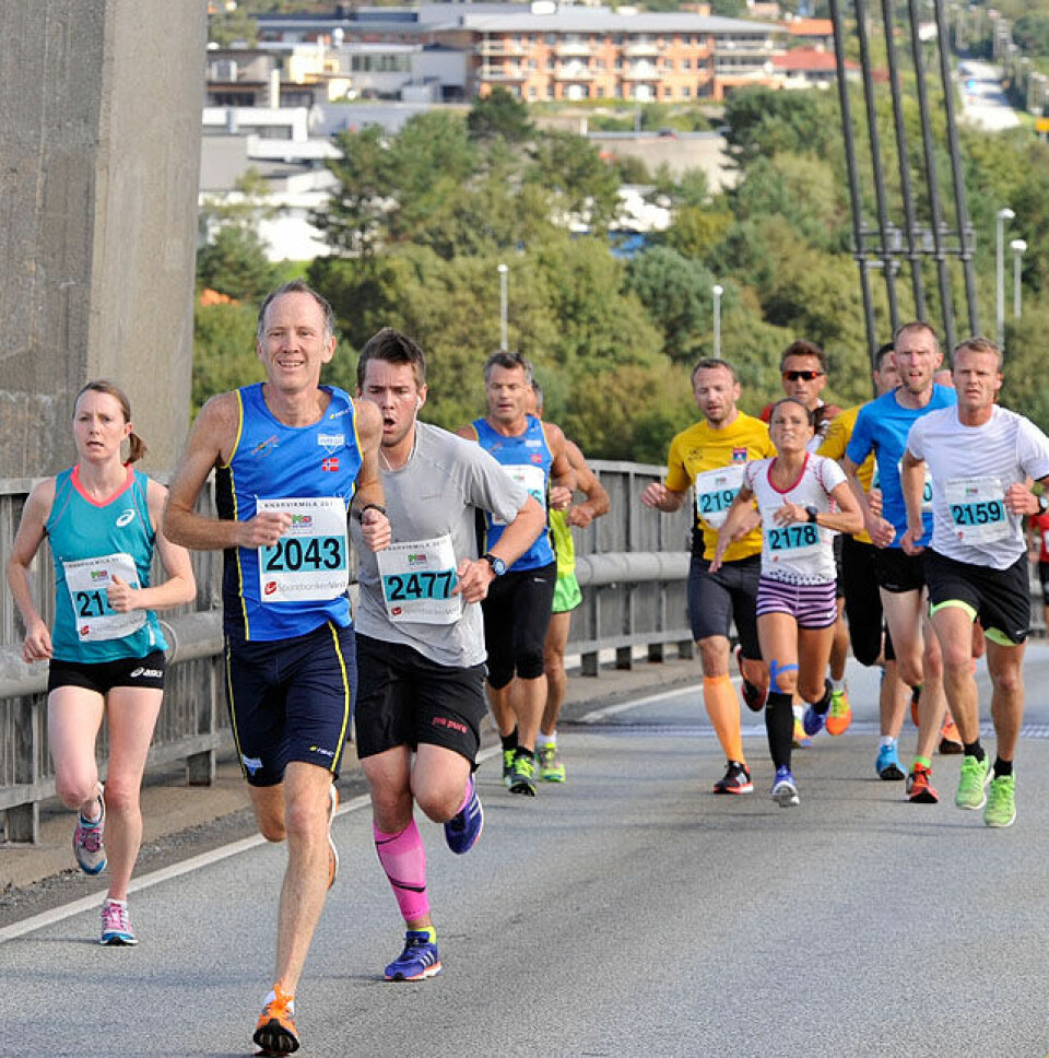Frew Brkineh og Audhild Hestad vant halvmaraton i Knarvik Nr1_og_2_damer_i_herrefelt__640_DSC9162 2.jpg