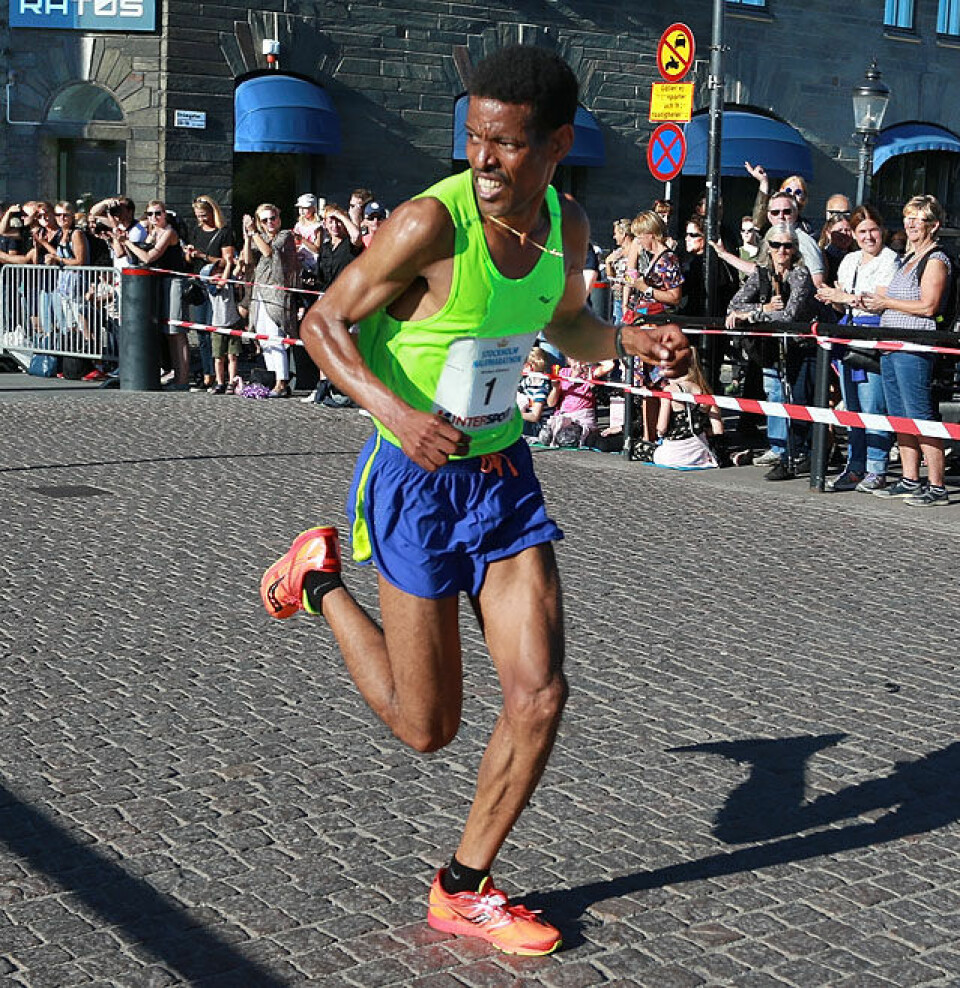Pernilla Epland ble nr. 8 i Stockholm Halvmarathon Abraham_Adhanom_ser_seg_tilbake_AZ3T0833.jpg