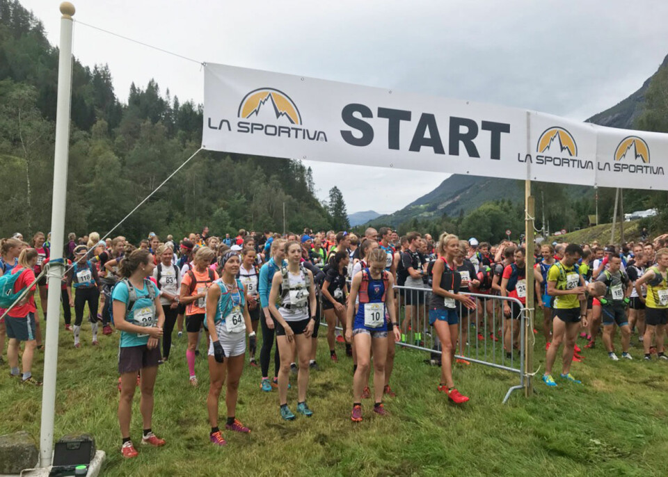 Karoline Holsen Kyte og Stian Angermund-Vik vant Skåla Opp A1260_StartKvinner_FotoOleKrekling.jpg