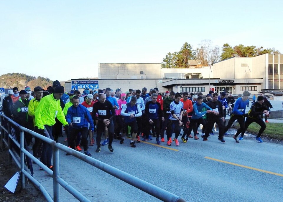 Start på alle distanser. Håkon Musholm som vant 3 km ser vi med nr 5 langt til høyre (arrangørfoto). Start på alle distanser. Håkon Musholm som vant 3 km ser vi med nr 5 langt til høyre (arrangørfoto).