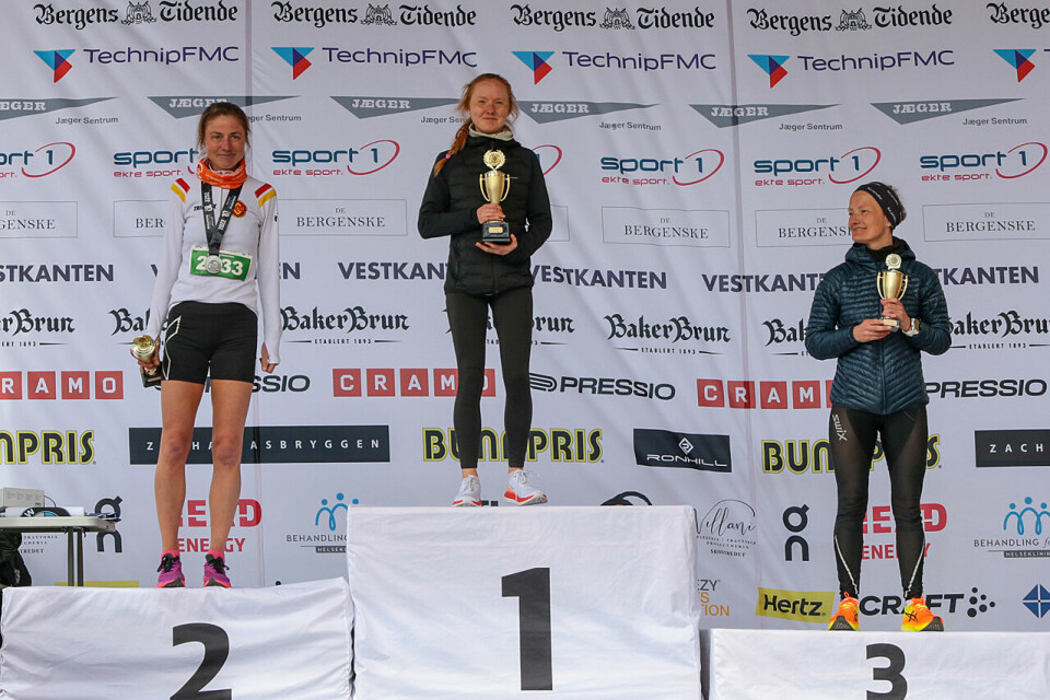 Morten Gjendem vant i sin halvmaraton-debut i Bergen Pall_kvinner_halvmaraton.jpg