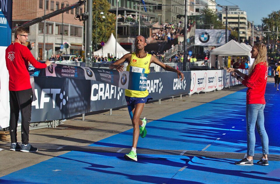 Weldu Negash Gebretsadik vant 10 km uten å ta ut alt. Nå er det VM på maraton som er viktigst. (Foto: Per Inge Østmoen) Weldu Negash Gebretsadik vant 10 km uten å ta ut alt. Nå er det VM på maraton som er viktigst. (Foto: Per Inge Østmoen)