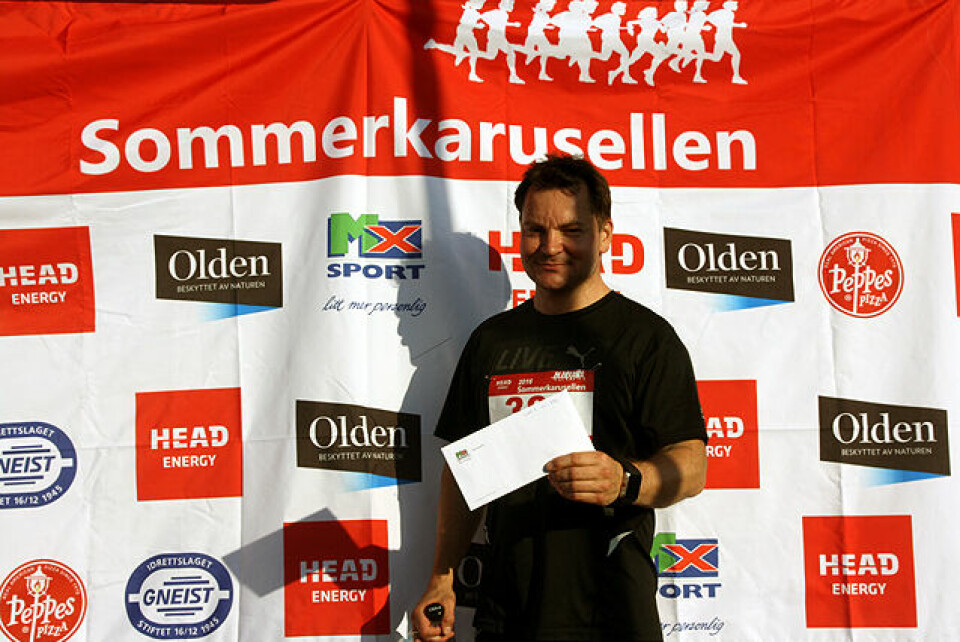 Varmt og folksomt da Sommerkarusellen startet opp IMG_4416.jpg