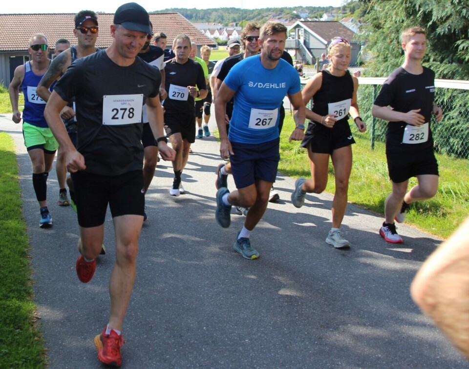 Ren hygge i terrengløpet Tysåsen rundt IMG_7305StartMidtFelt.JPG