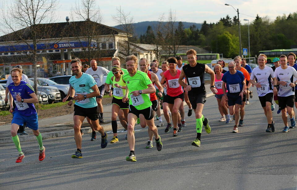 Starten på 9 km (foto: Bjørn Hytjanstorp). Starten på 9 km (foto: Bjørn Hytjanstorp).