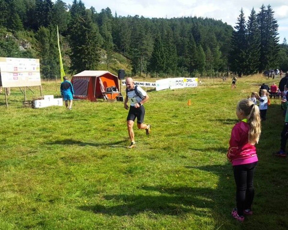 Resfjellet opp med Nevin og Myrmæl Helgestad på topp 7 - Evigunge Runar Flønes.jpg