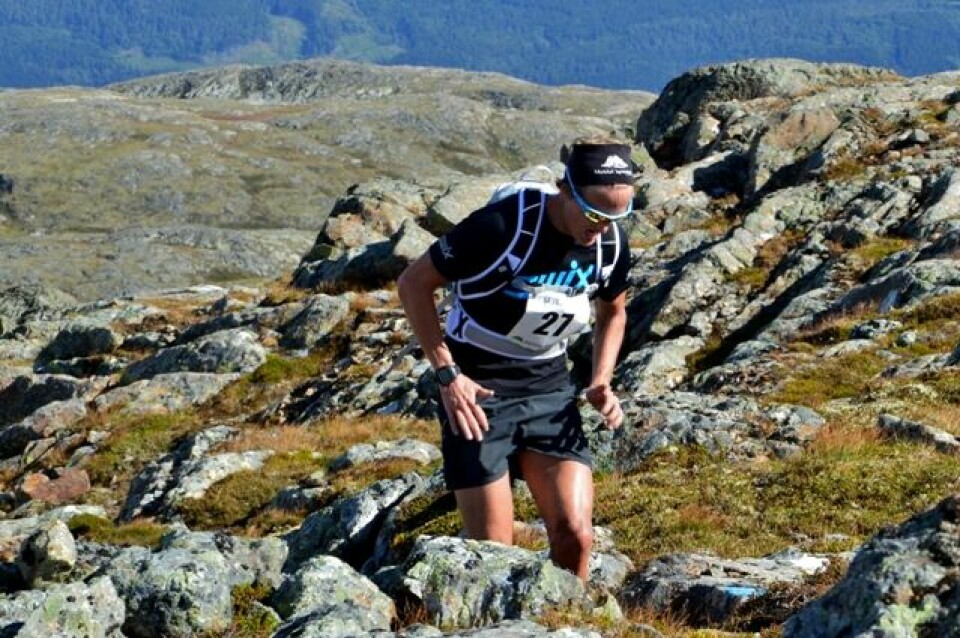 Resfjellet opp med Nevin og Myrmæl Helgestad på topp Daniel Myrmæl Helgestad.JPG