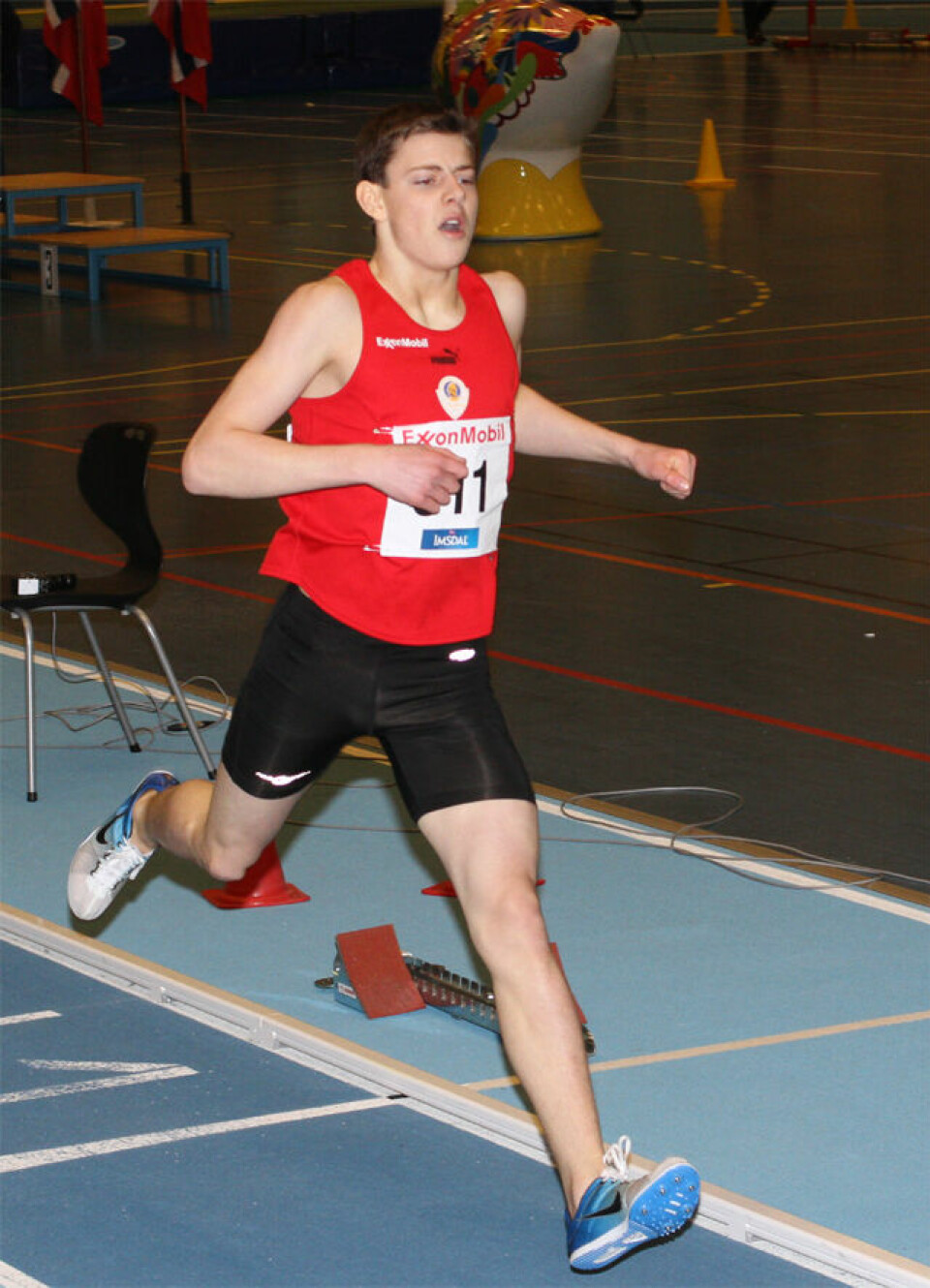 Spennende 800 m under UM lørdag.