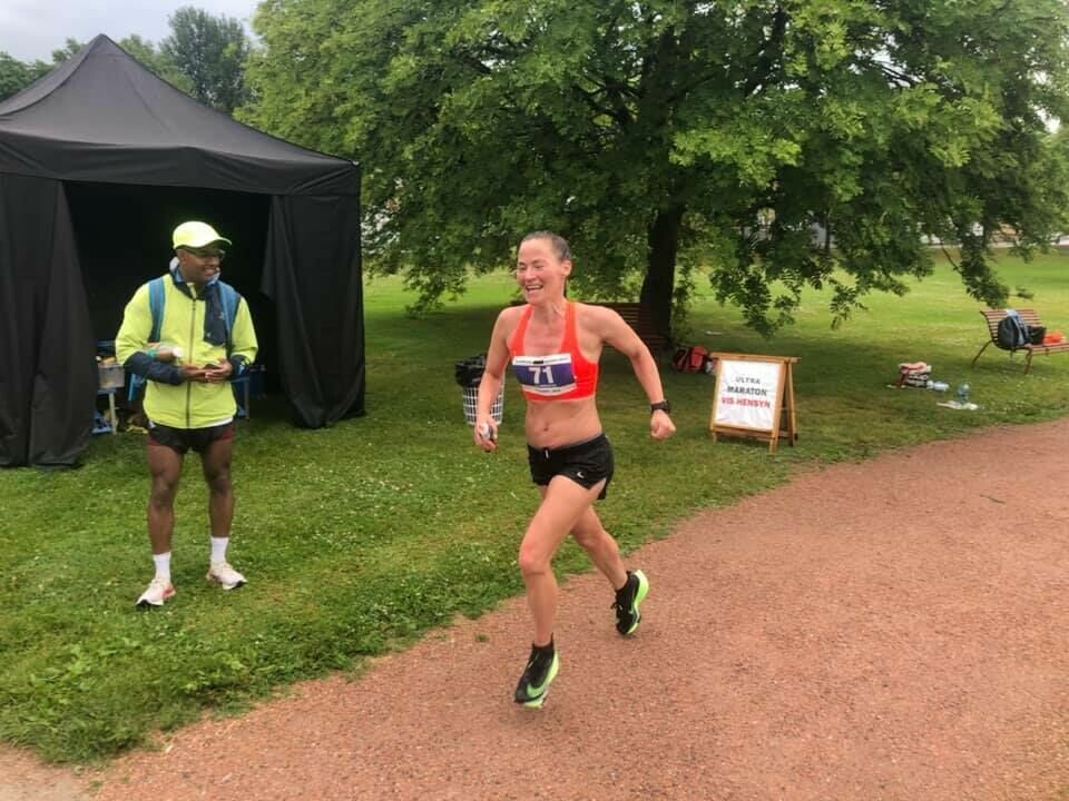 Kristine Beate Walhovd løp fra gutta på KickMaster Ultra 50 km Kristine_Beate_Walhovd_underveis.jpg