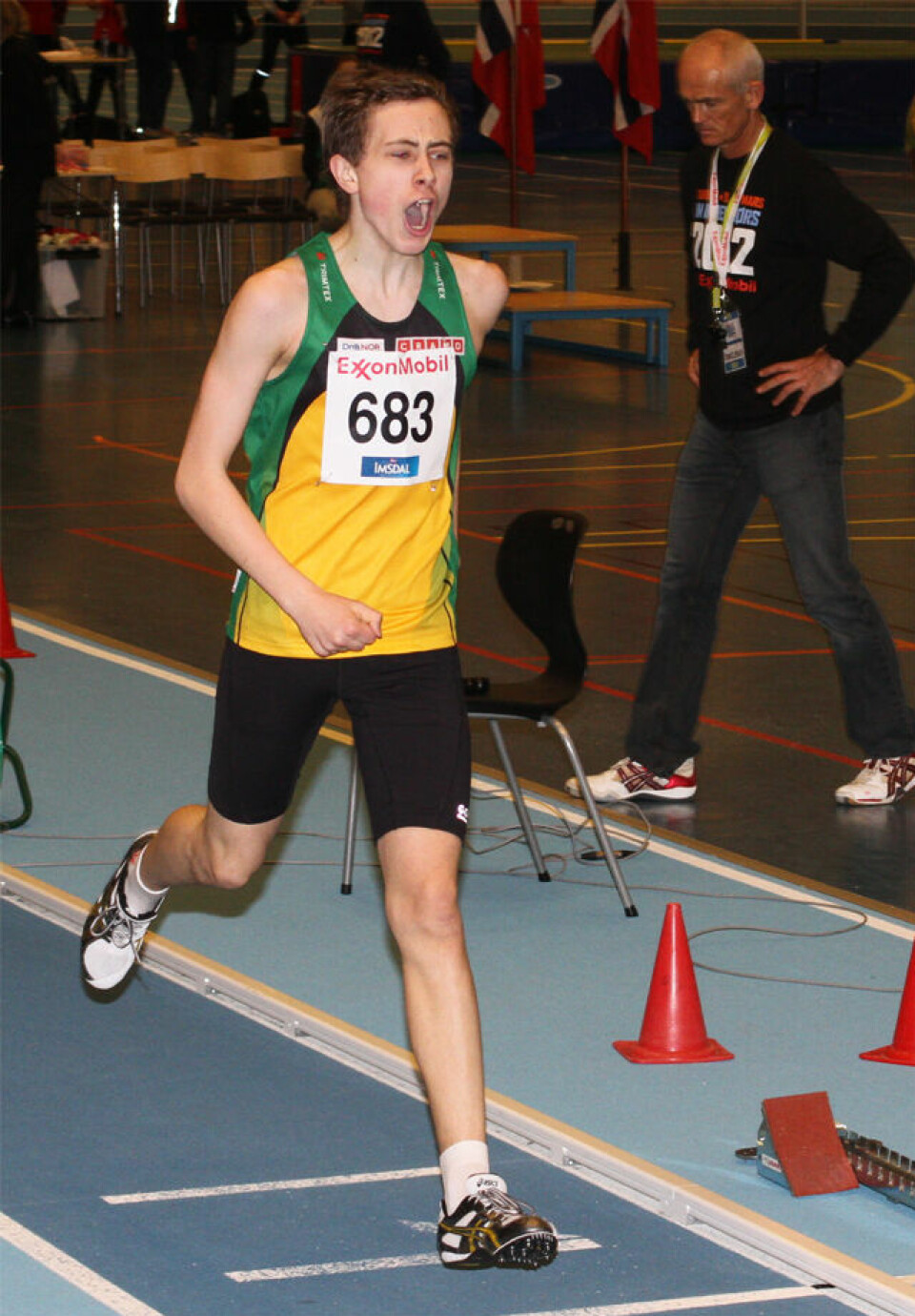Spennende 800 m under UM lørdag.
